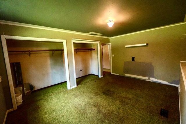 1752 Greenview Street, Valparaiso, IN 46383