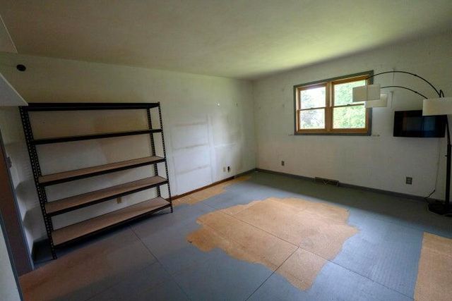 1752 Greenview Street, Valparaiso, IN 46383