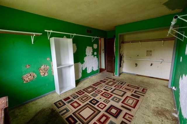 1752 Greenview Street, Valparaiso, IN 46383