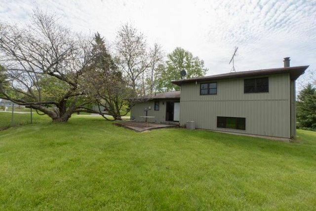 1752 Greenview Street, Valparaiso, IN 46383