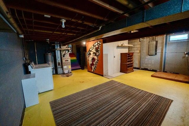 1752 Greenview Street, Valparaiso, IN 46383