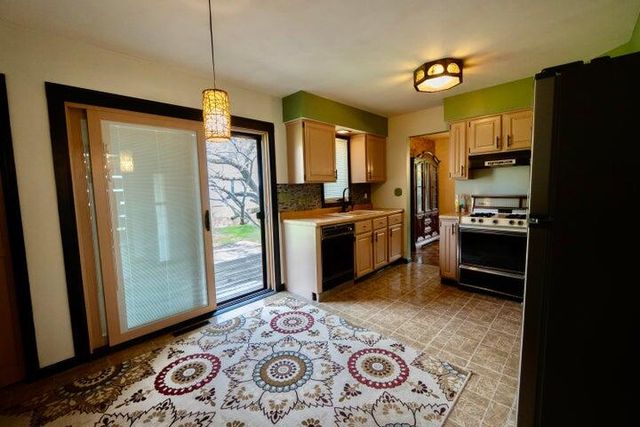 1752 Greenview Street, Valparaiso, IN 46383