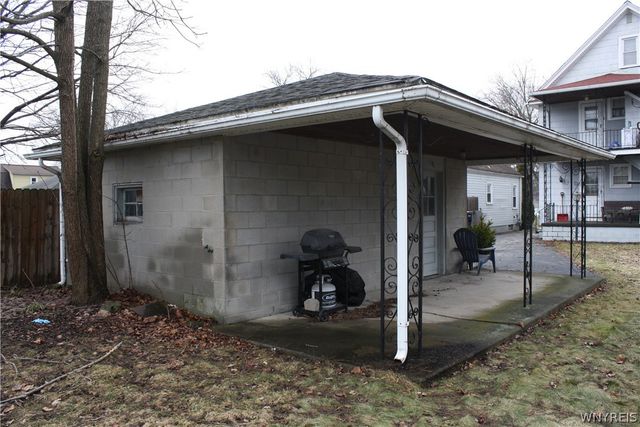 207 74th Street, Niagara Falls, NY 14304