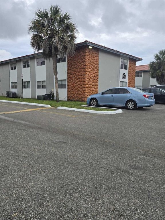1201 SW 52nd Avenue 202-2, North Lauderdale, FL 33068