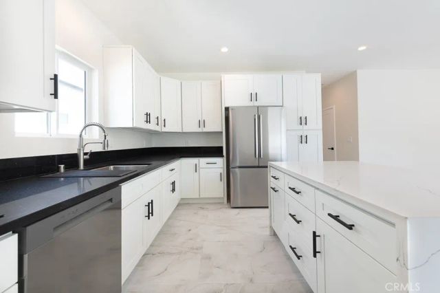 19453 Strathern Street, Reseda, CA 91335