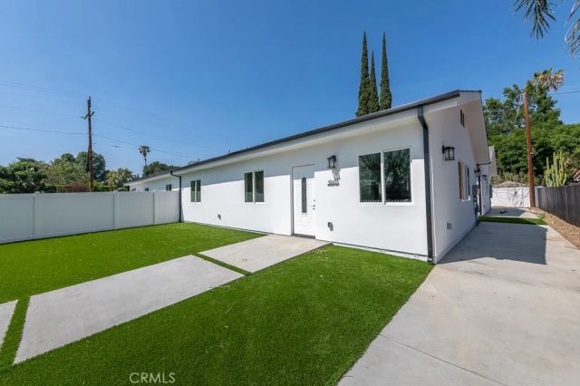 19453 Strathern Street, Reseda, CA 91335