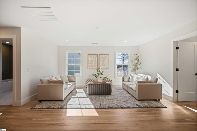 13 Stall Street, Greenville, SC 29609