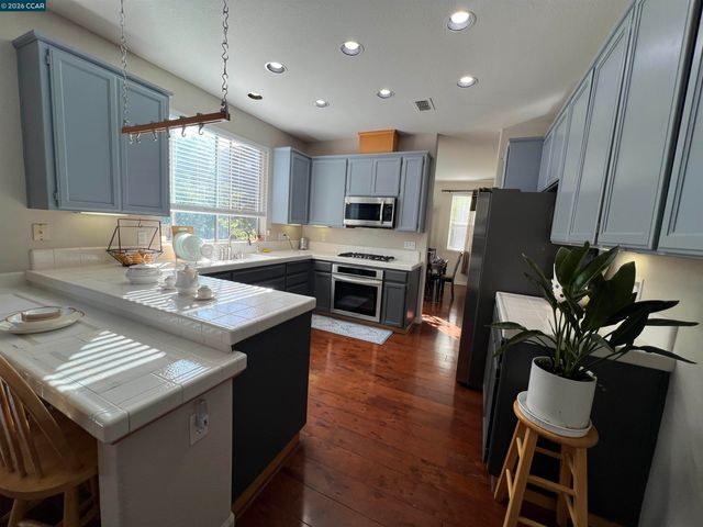 34 Elmwood Dr, San Ramon, CA 94583