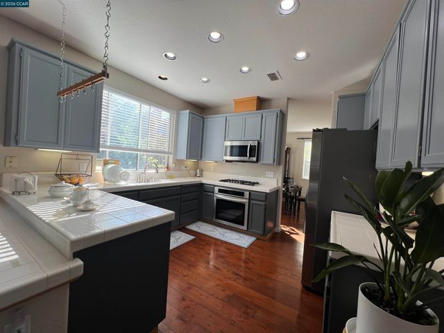 34 Elmwood Dr, San Ramon, CA 94583
