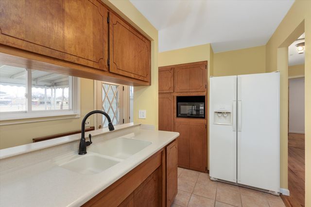 1805 Englewood Avenue, Madison Heights, MI 48071