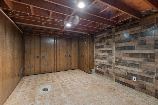 1805 Englewood Avenue, Madison Heights, MI 48071