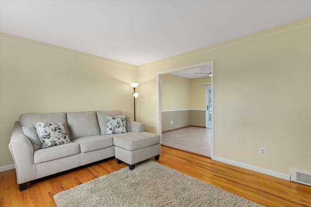 1805 Englewood Avenue, Madison Heights, MI 48071