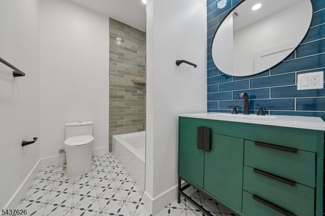 1804 Rutherford St, Rahway City, NJ 07065