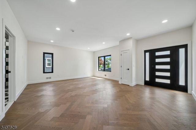 1804 Rutherford St, Rahway City, NJ 07065