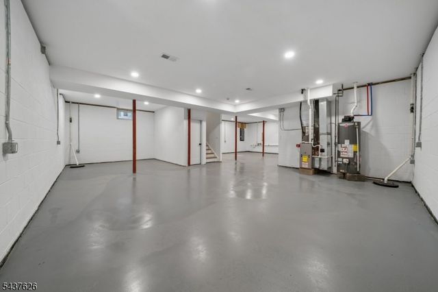 1804 Rutherford St, Rahway City, NJ 07065