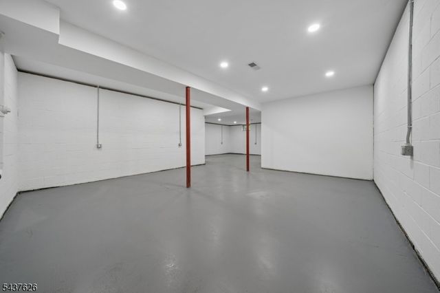 1804 Rutherford St, Rahway City, NJ 07065