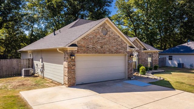 2609 Shadowcreek Drive, Bryant, AR 72022