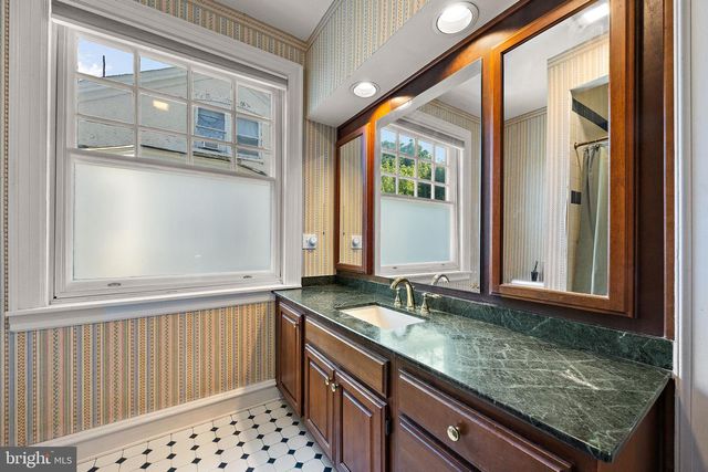 2012 BAYNARD BLVD, Wilmington, DE 19802
