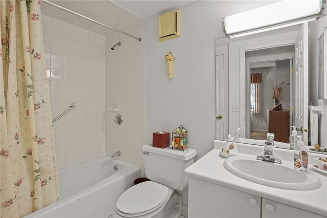 650 East Greenwich Avenue B5 211, West Warwick, RI 02898