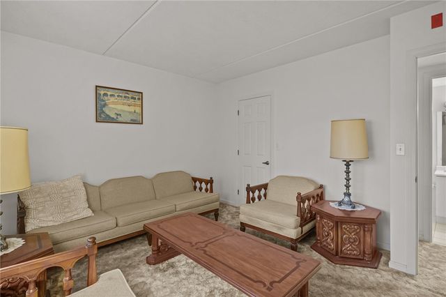 650 East Greenwich Avenue B5 211, West Warwick, RI 02898