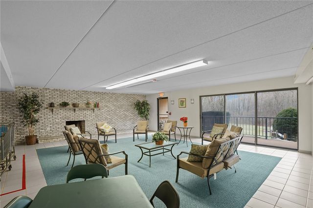 650 East Greenwich Avenue B5 211, West Warwick, RI 02898