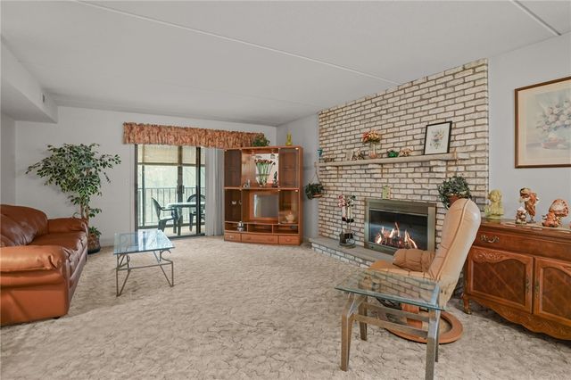 650 East Greenwich Avenue B5 211, West Warwick, RI 02898