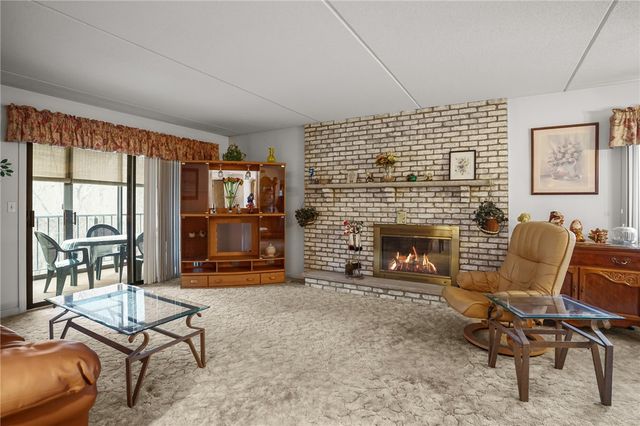 650 East Greenwich Avenue B5 211, West Warwick, RI 02898