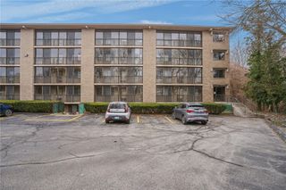 650 East Greenwich Avenue B5 211, West Warwick, RI 02898