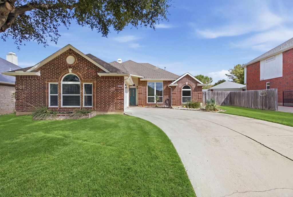 5013 glen springs, Fort Worth, TX 76137 — photo 3