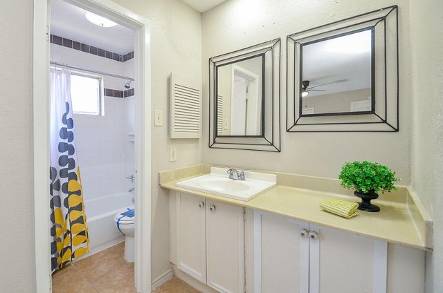 522 Whippoorwill Drive, Missouri City, TX 77489