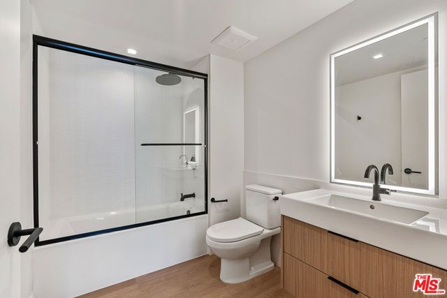 10700 Tabor Street 201, Los Angeles, CA 90034