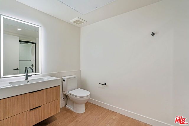 10700 Tabor Street 201, Los Angeles, CA 90034
