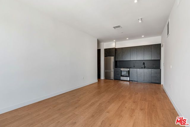 10700 Tabor Street 201, Los Angeles, CA 90034