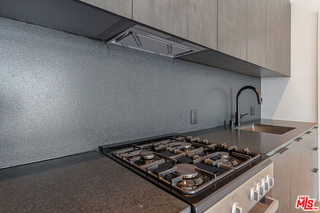 10700 Tabor Street 201, Los Angeles, CA 90034