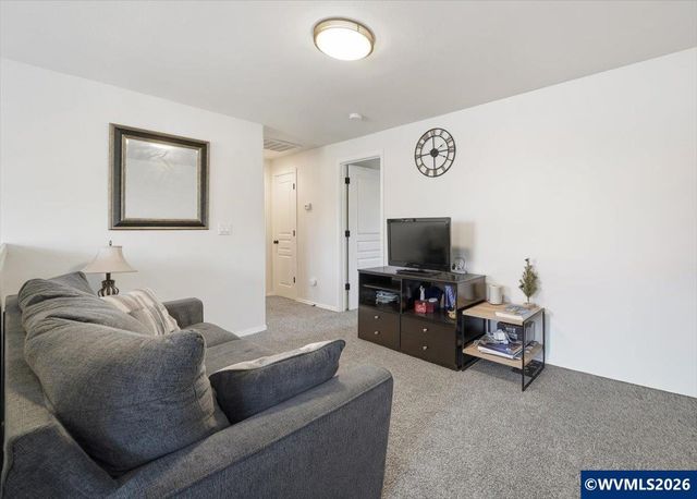 2654 Red Oak St NW, Albany, OR 97321