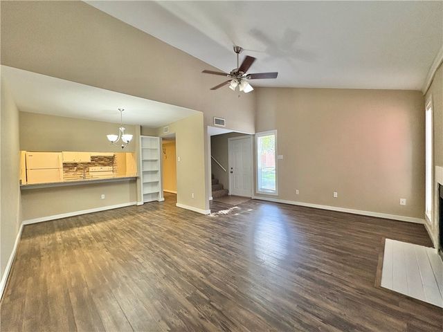 1500 Olympia Way 28, College Station, TX 77840