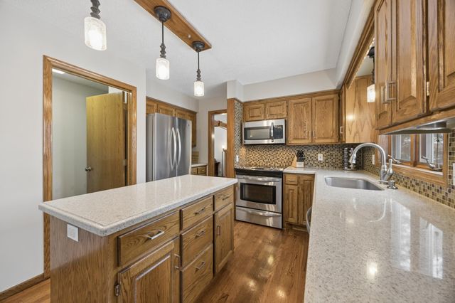 19402 Carson Circle NW, Elk River, MN 55330