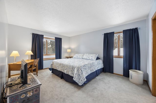 19402 Carson Circle NW, Elk River, MN 55330