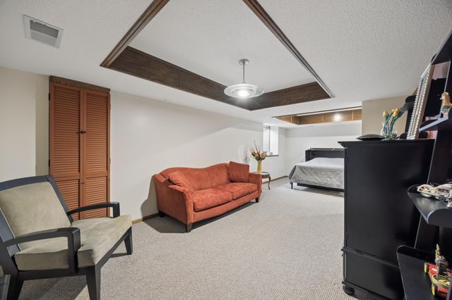 19402 Carson Circle NW, Elk River, MN 55330