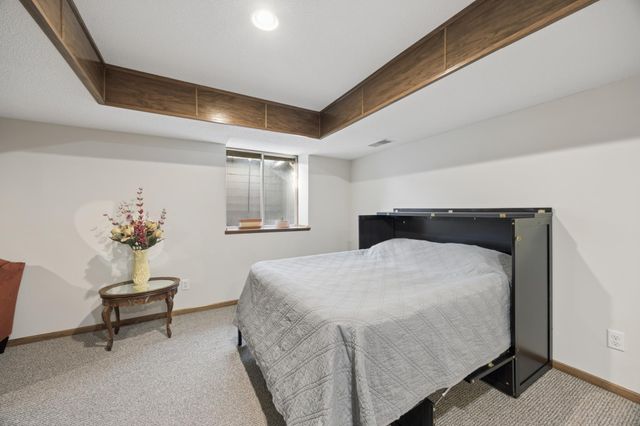 19402 Carson Circle NW, Elk River, MN 55330