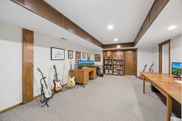 19402 Carson Circle NW, Elk River, MN 55330