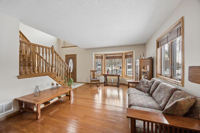 19402 Carson Circle NW, Elk River, MN 55330