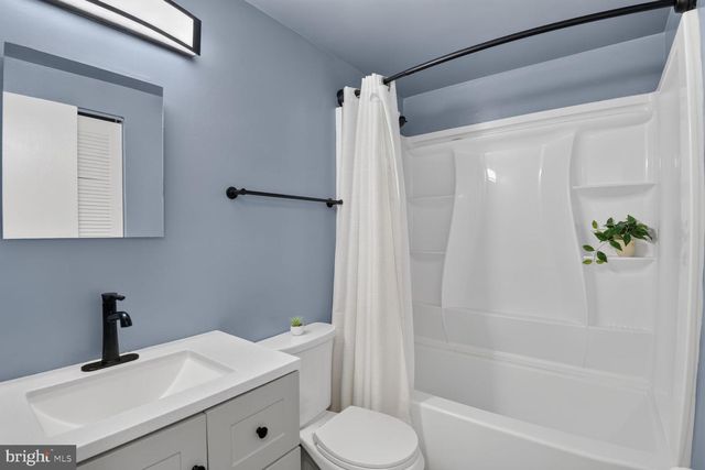 9821 DOCENA DR, Gaithersburg, MD 20886