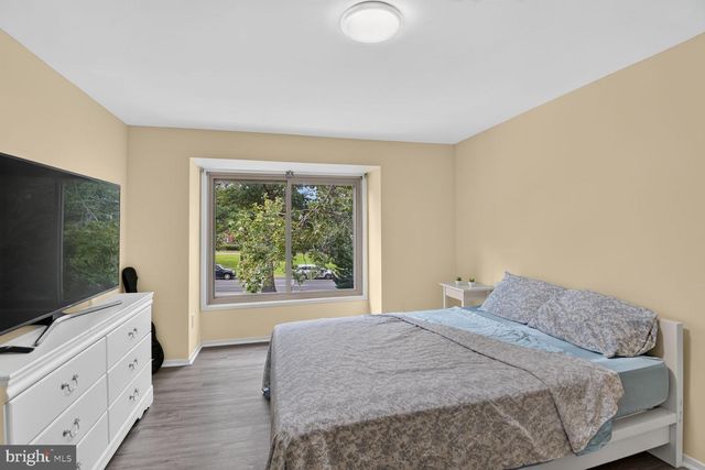 9821 DOCENA DR, Gaithersburg, MD 20886