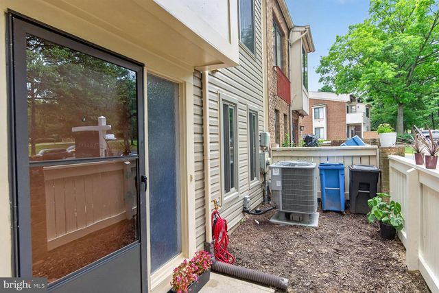 9821 DOCENA DR, Gaithersburg, MD 20886