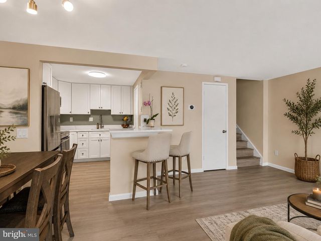 9821 DOCENA DR, Gaithersburg, MD 20886