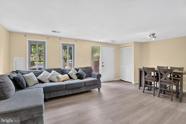 9821 DOCENA DR, Gaithersburg, MD 20886
