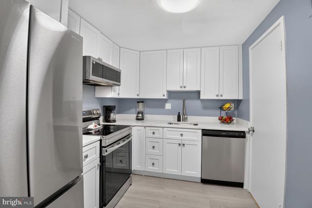 9821 DOCENA DR, Gaithersburg, MD 20886