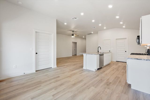 2403 Bryan Avenue, Wolfforth, TX 79382