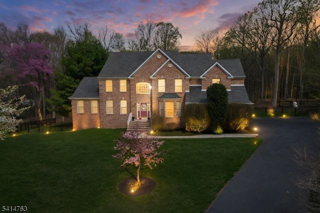 2 Ridge Rd, Green Brook Twp., NJ 08812